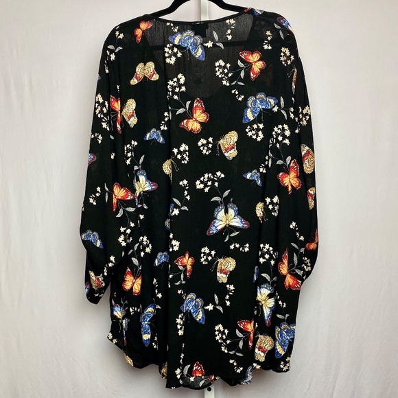 NWT Evans Womenʻs Plus Size Pintuck Black Butterfly Print Blouse Size 30/32 - Picture 9 of 9